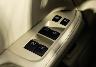 Подержанный автомобиль Infiniti M Sedan 2008 года (16 фото)