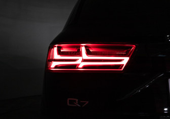 Подержанный автомобиль Audi Q7 2017 года (32 фото)