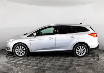 Подержанный автомобиль Ford Focus Wagon 2018 года (8 фото)