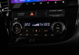 Подержанный автомобиль Mitsubishi Outlander 2013 года (16 фото)