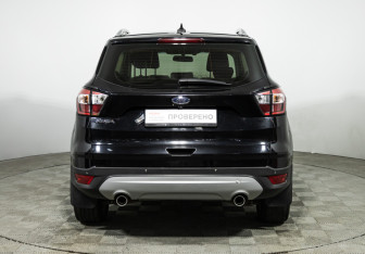 Подержанный автомобиль Ford Kuga 2018 года (6 фото)