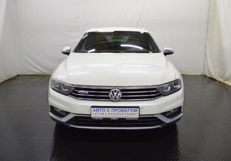 Подержанный автомобиль Volkswagen Passat Wagon 2019 года (2 фото)
