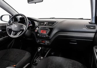 Подержанный автомобиль Kia Rio Sedan 2012 года (9 фото)