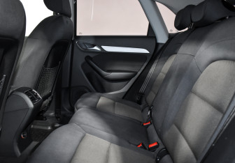 Подержанный автомобиль Audi Q3 2013 года (12 фото)