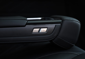 Подержанный автомобиль Zeekr 001 2023 года (33 фото)