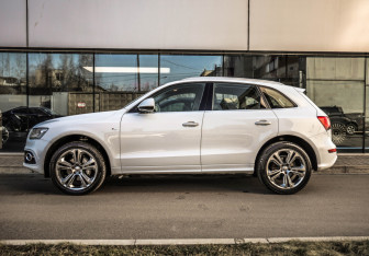Подержанный автомобиль Audi Q5 2015 года (8 фото)