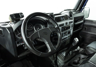 Подержанный автомобиль Land Rover Defender Suv 2014 года (11 фото)