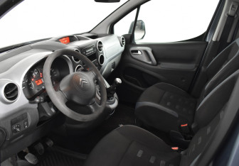 Подержанный автомобиль Citroen Berlingo 2011 года (9 фото)