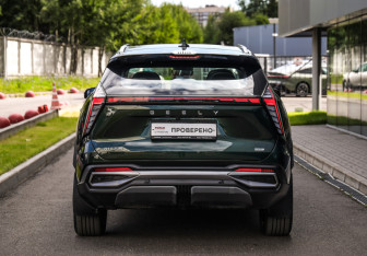 Подержанный автомобиль Geely Atlas 2024 года (8 фото)