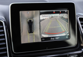 Подержанный автомобиль Mercedes-Benz GLE 2015 года (16 фото)