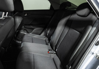 Подержанный автомобиль Hyundai Solaris Sedan 2017 года (10 фото)