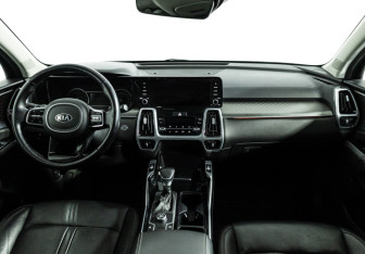 Подержанный автомобиль Kia Sorento 2021 года (15 фото)