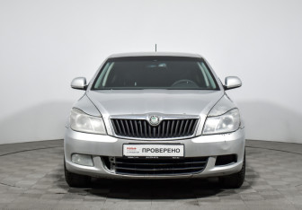 Подержанный автомобиль Skoda Octavia Liftback 2011 года (2 фото)