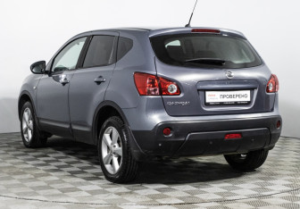 Подержанный автомобиль Nissan Qashqai 2007 года (7 фото)