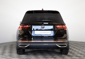 Подержанный автомобиль Volkswagen Tiguan 2021 года (6 фото)