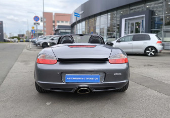 Подержанный автомобиль Porsche Boxster 2004 года (5 фото)