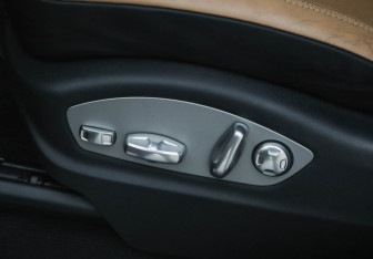 Подержанный автомобиль Porsche Cayenne 2014 года (27 фото)