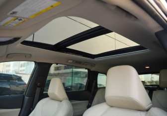 Подержанный автомобиль Infiniti QX60 2022 года (28 фото)