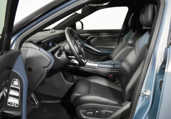 Подержанный автомобиль Voyah Free 2023 года (10 фото)