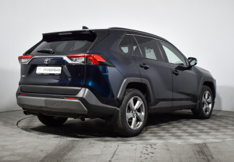 Подержанный автомобиль Toyota RAV4 2019 года (5 фото)