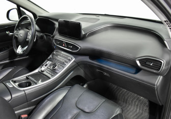 Подержанный автомобиль Hyundai Santa Fe 2021 года (15 фото)