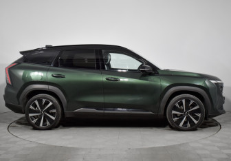 Подержанный автомобиль Geely Atlas 2024 года (4 фото)