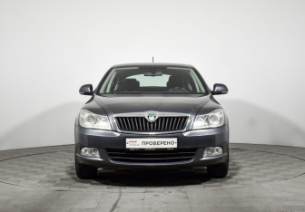Подержанный автомобиль Skoda Octavia Liftback 2011 года (2 фото)