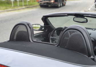 Подержанный автомобиль Porsche Boxster 2004 года (11 фото)