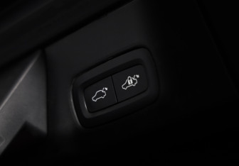 Подержанный автомобиль Volvo V90 2018 года (36 фото)