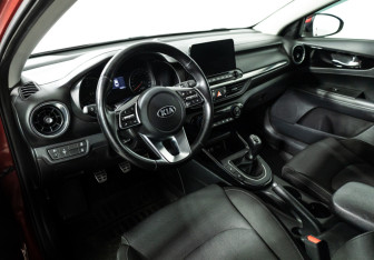 Подержанный автомобиль Kia Cerato Sedan 2021 года (11 фото)