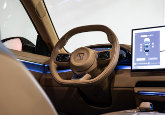 Подержанный автомобиль Zeekr 001 2024 года (39 фото)