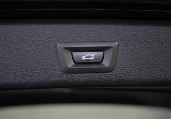 Подержанный автомобиль BMW X3 2015 года (22 фото)
