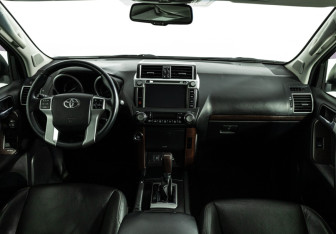 Подержанный автомобиль Toyota Land Cruiser Prado 2014 года (13 фото)