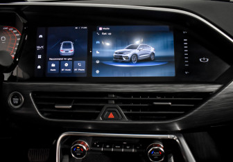 Подержанный автомобиль Geely Tugella 2023 года (18 фото)