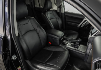 Подержанный автомобиль Toyota Land Cruiser Prado 2019 года (27 фото)