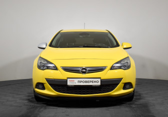 Подержанный автомобиль Opel Astra Hatchback 2013 года (2 фото)