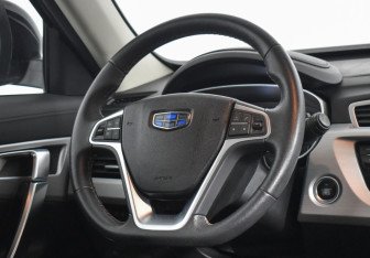 Подержанный автомобиль Geely Atlas 2018 года (14 фото)