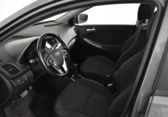 Подержанный автомобиль Hyundai Solaris Sedan 2016 года (9 фото)