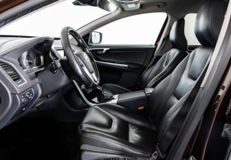 Подержанный автомобиль Volvo XC60 2016 года (19 фото)