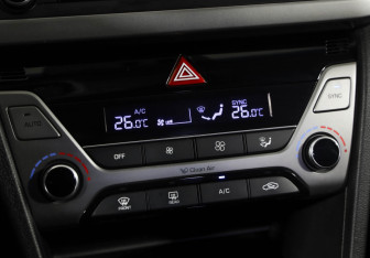 Подержанный автомобиль Hyundai Elantra Sedan 2016 года (16 фото)