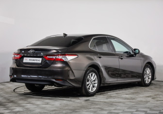 Подержанный автомобиль Toyota Camry Sedan 2019 года (5 фото)