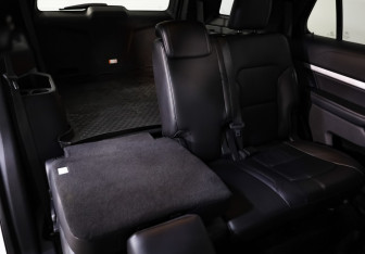 Подержанный автомобиль Ford Explorer 2017 года (26 фото)