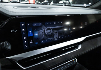 Подержанный автомобиль Geely Monjaro 2024 года (23 фото)