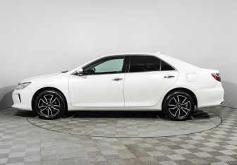 Подержанный автомобиль Toyota Camry Sedan 2016 года (8 фото)