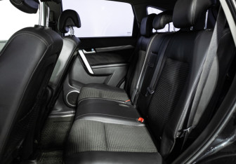 Подержанный автомобиль Chevrolet Captiva 2012 года (10 фото)