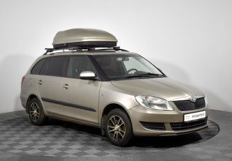 Подержанный автомобиль Skoda Fabia Wagon 2012 года (3 фото)