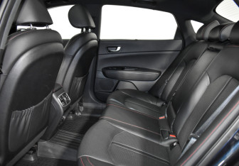 Подержанный автомобиль Kia Optima Sedan 2016 года (17 фото)