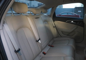 Подержанный автомобиль Audi A6 Sedan 2015 года (11 фото)