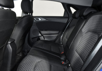 Подержанный автомобиль Kia Ceed Hatchback 2020 года (12 фото)