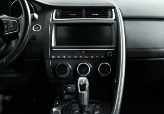 Подержанный автомобиль Jaguar E-Pace 2019 года (14 фото)